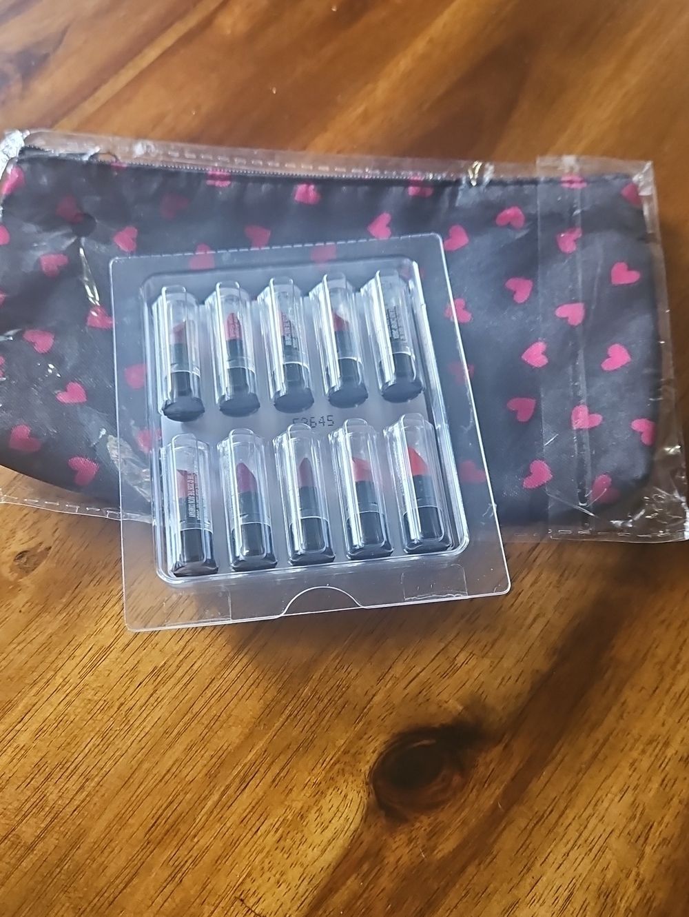 Fmg Glimmer Lipstick Sample Pack In Red & Purple Shades & Black Pouch.